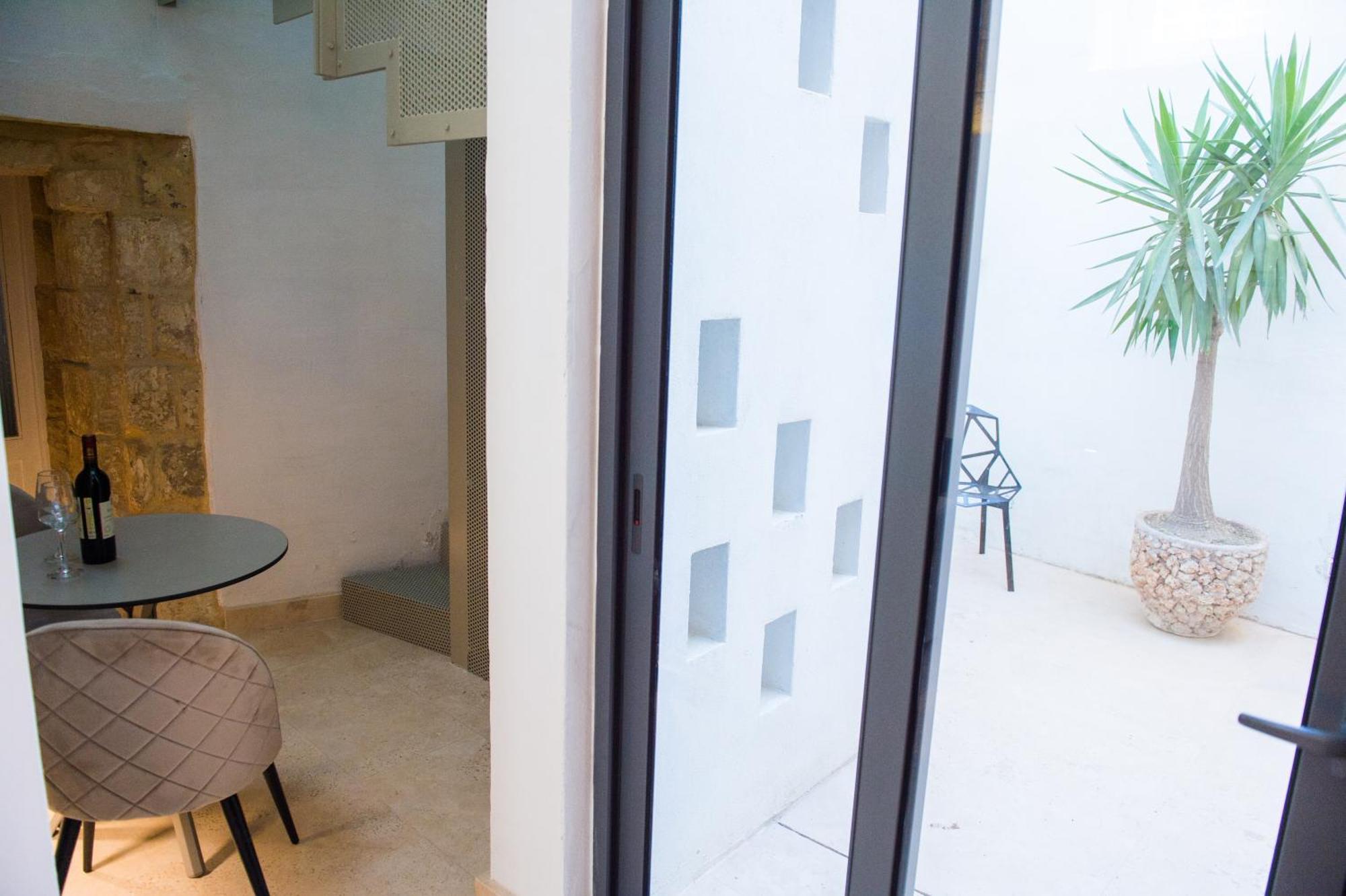 אטרד San Anton Suites מראה חיצוני תמונה