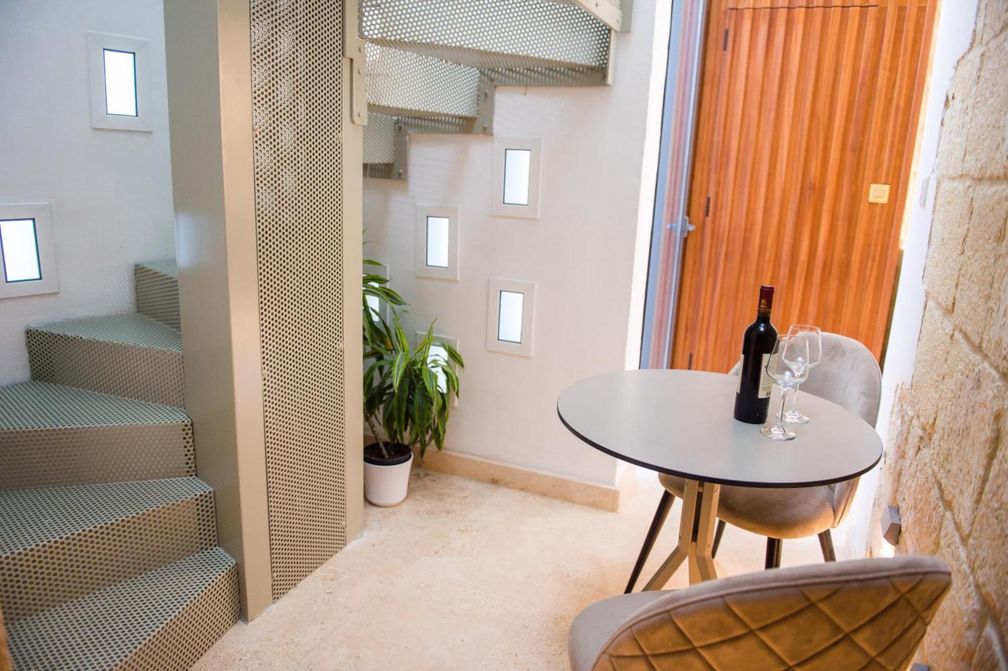 אטרד San Anton Suites מראה חיצוני תמונה